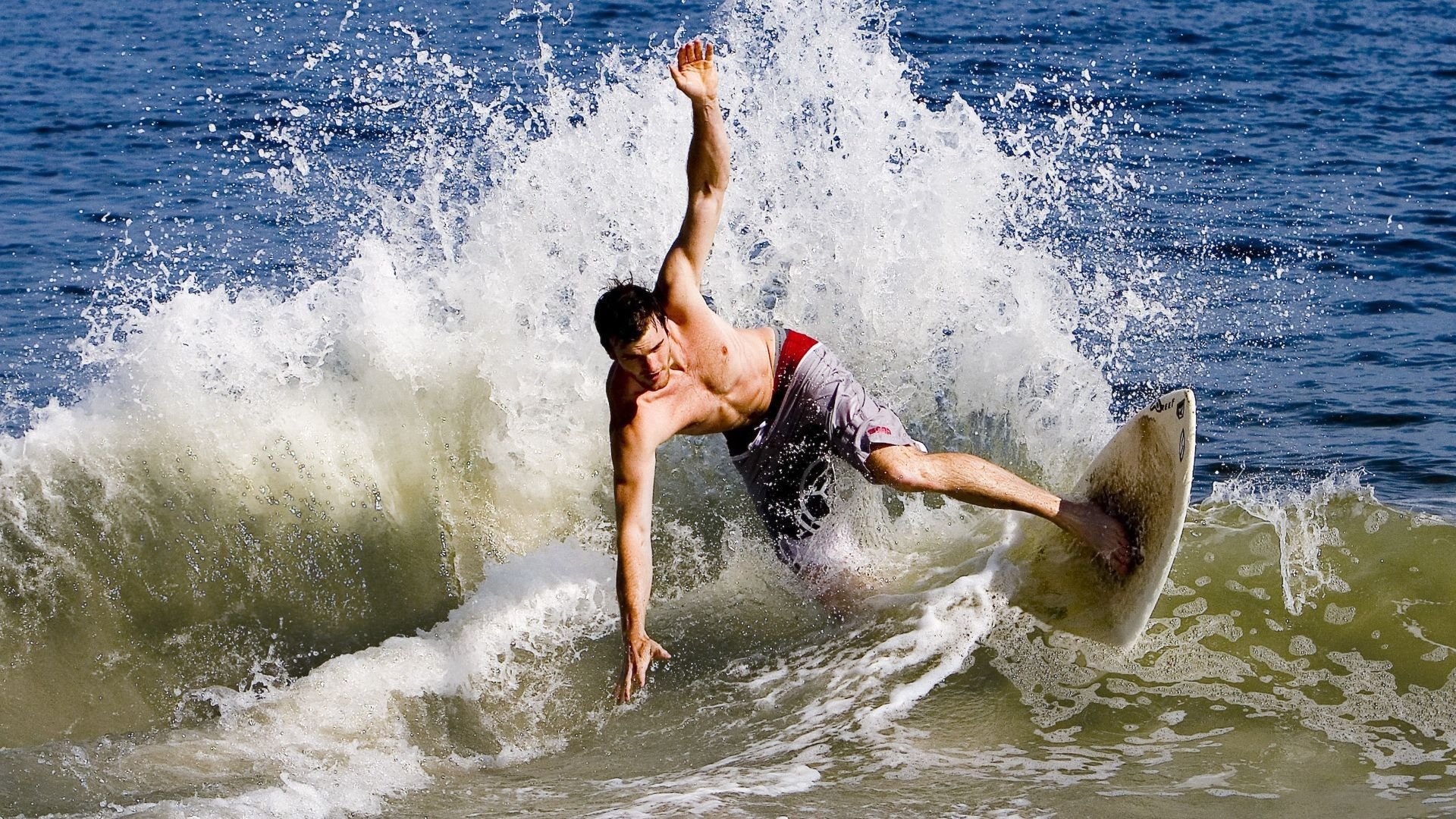 国足赛前最后一练顺利结束,国足最后两场